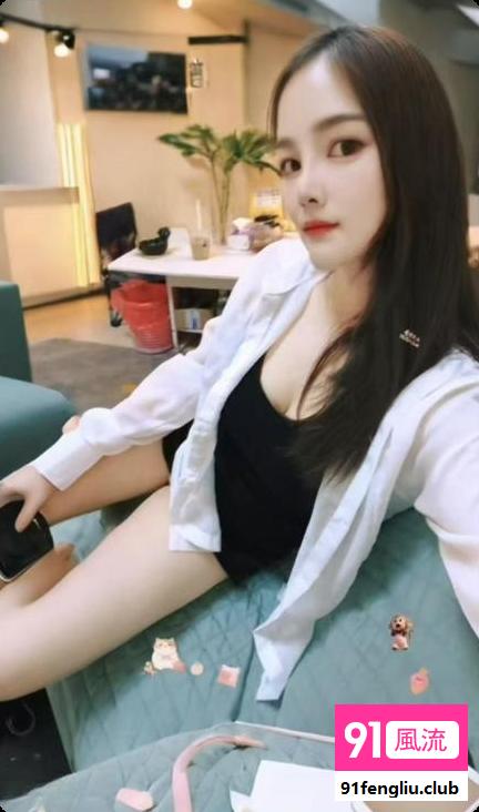 皮肤白嫩苏桐